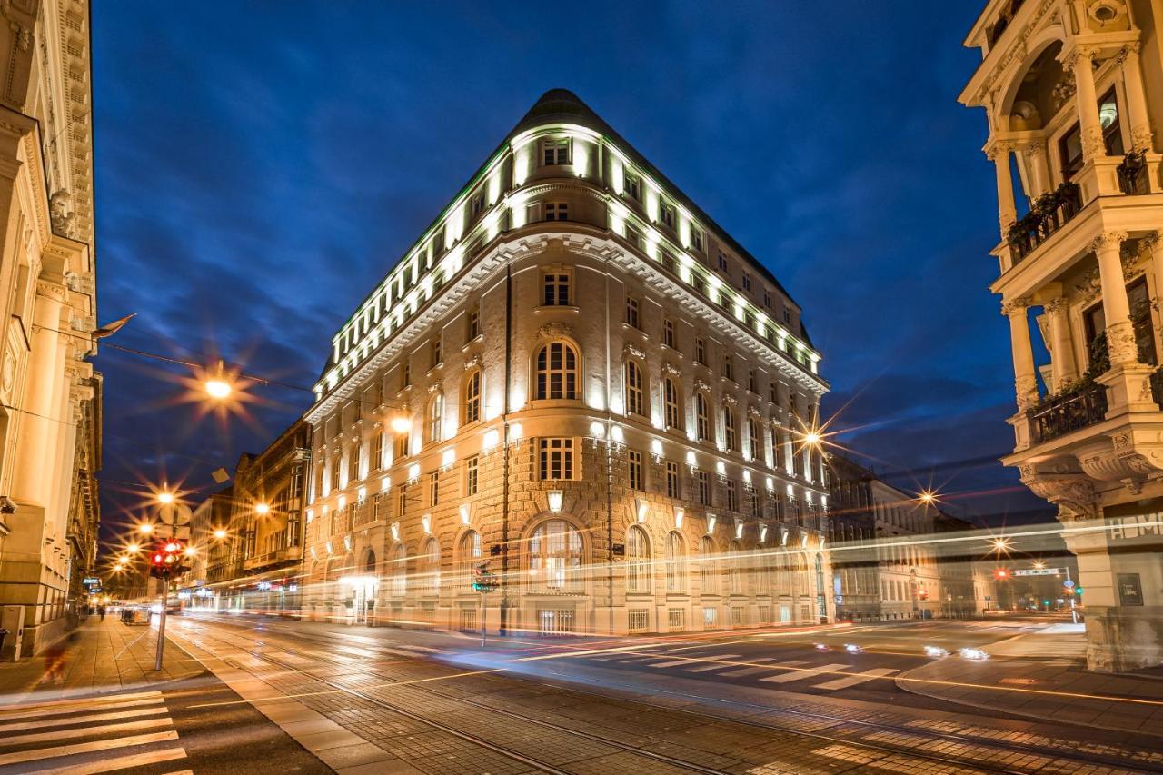 Hotel Capital
