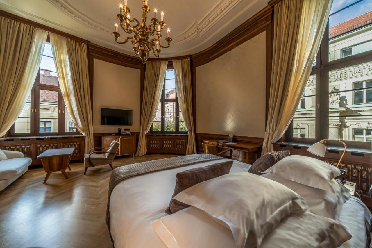 Capital Hotel 4*